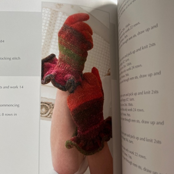 NORO Designer Mini Knits TWO By Jenny Watson Crop Sweaters Mitts Hats - Picture 9 of 12